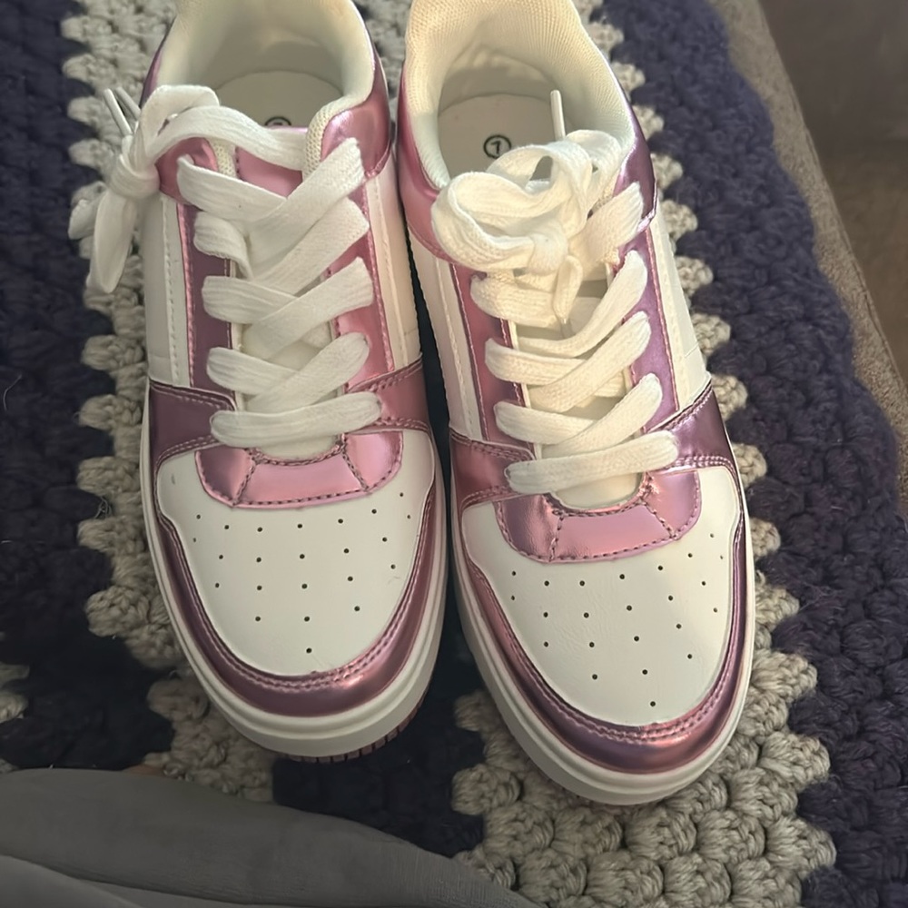 New Meta Shoe Sneakers
